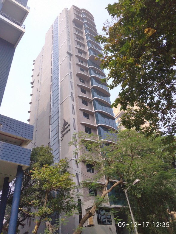 Main - Lakhani Signature, Bandra West